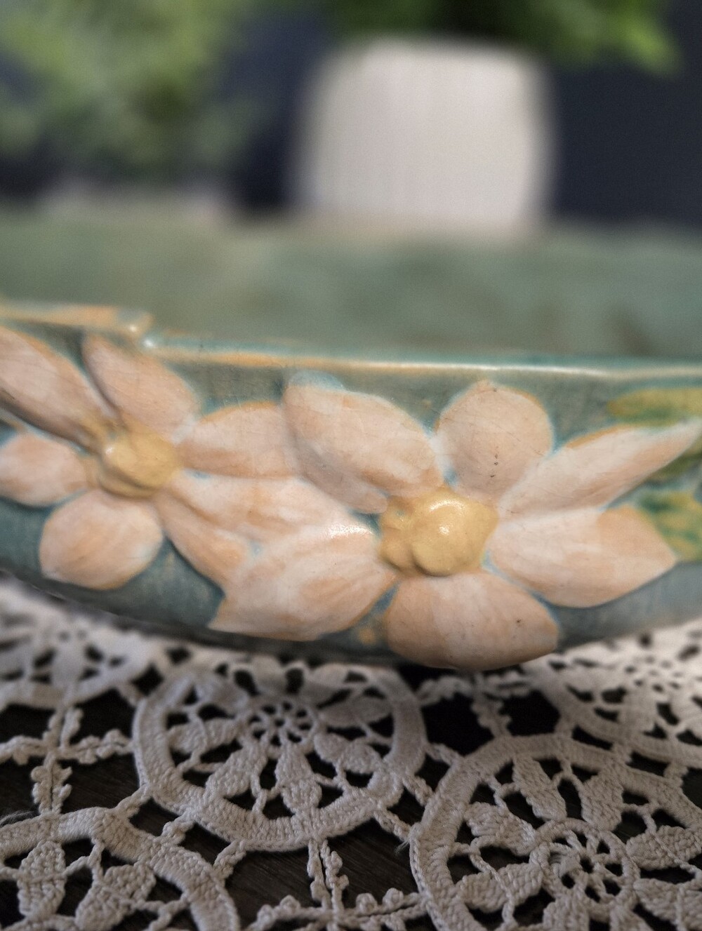 Roseville Pottery USA 459-10" Floral Handled Bowl